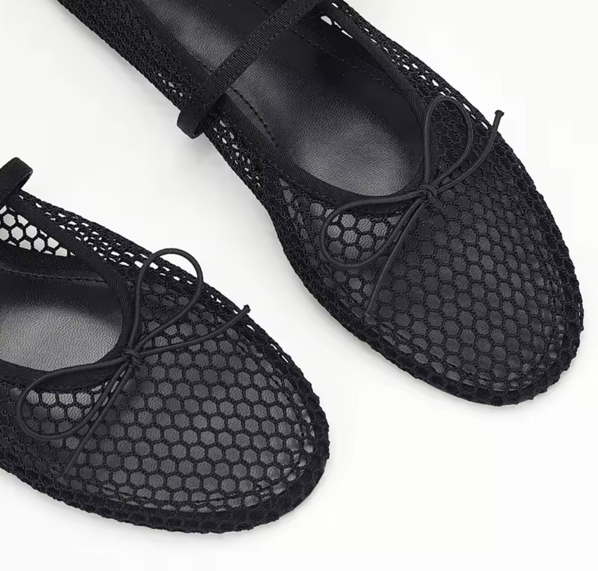 Ballet flats with strap