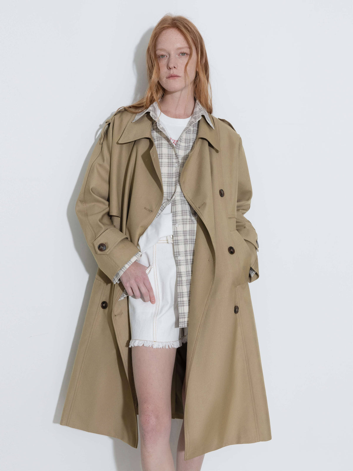 Trench coat doppiopetto con cintura: Khaki / ONU