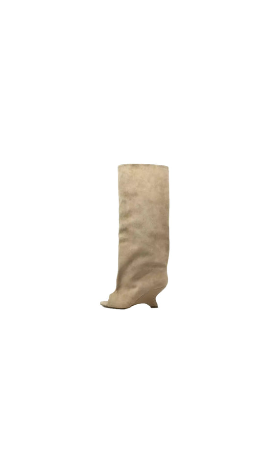 WILD beige suede boot