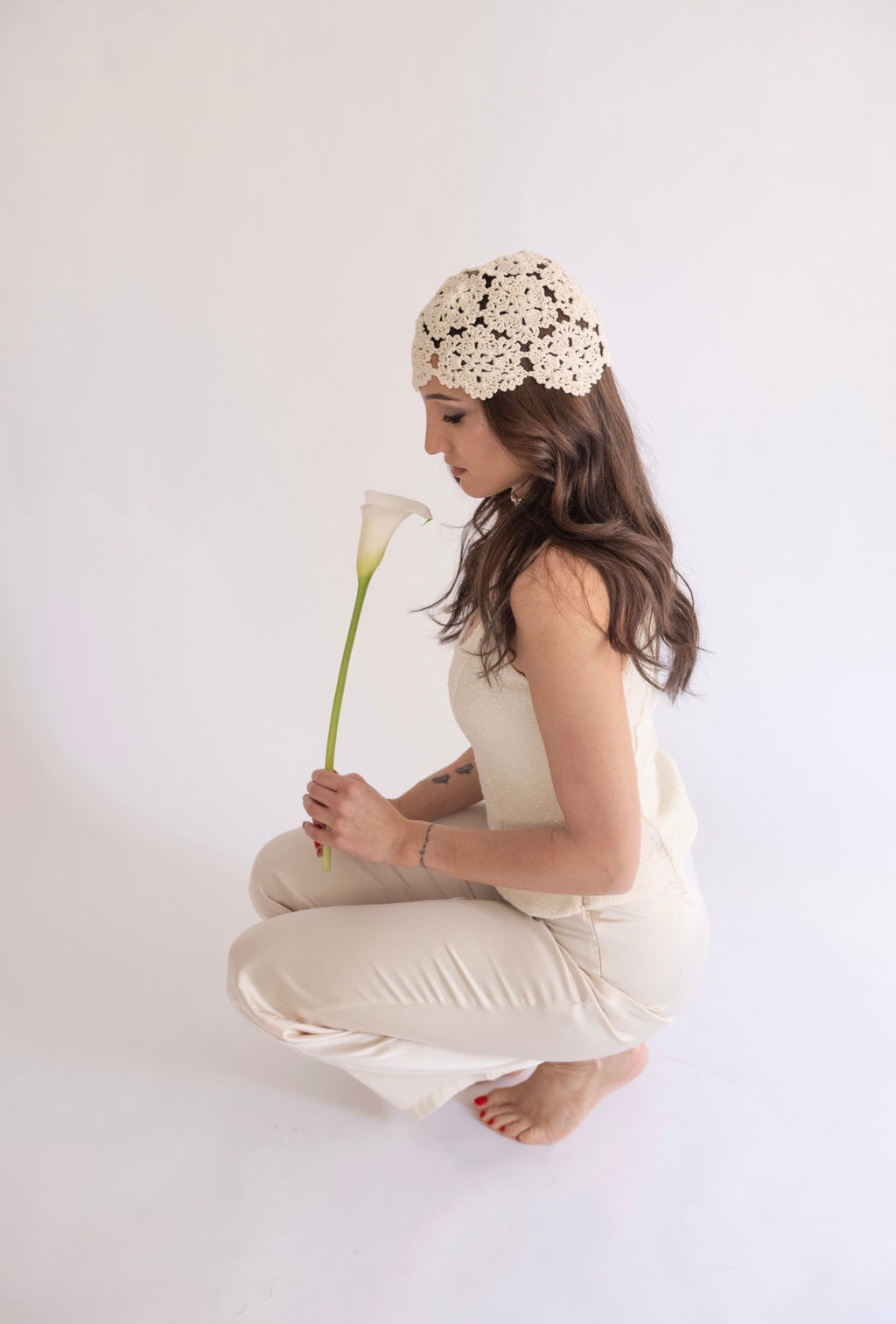 Cappellino all'Uncinetto con Fiori