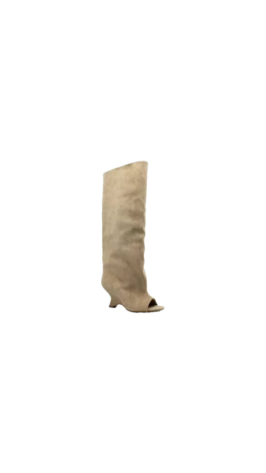 WILD beige suede boot